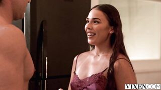 Vixen - Milan Cheek - Bendy Baddie Does The Splits On His Dick (04.09.2025)