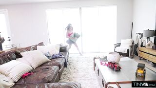 Tiny4k - Daisy Pheonix - Stuck In The Washer (18.09.2025)