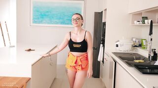 Cute Girl Loses Her Ass a Naughty Bet and Gets an Rough Anal