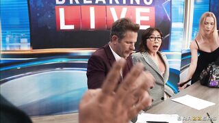 Breaking News: She Wants To Fuck - Nicole Doshi