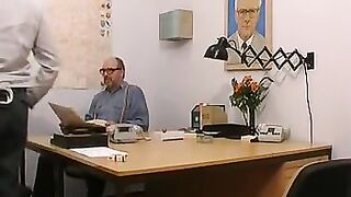 Volkspolizei rape in hautfarbener Strumpfhose Pantyhose