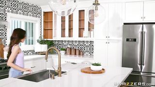 Vanna Bardot - TeensLikeItBig - Sneaking A Peek