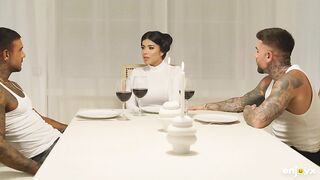 Sara Retali - Princess Leia Seduces Two Rebels