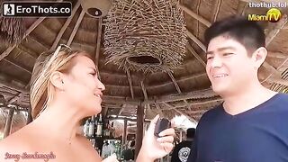 Jenny Desnuda En El Bar