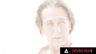 DEVILS FILM - Nympho Girl Vina Sky Knows Ride A Cock Like A Cowgirl - Steve Holmes