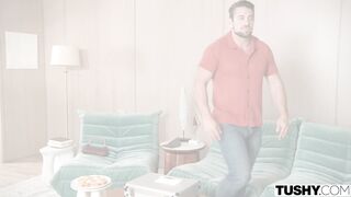 Busty brunette seduced a guy and gave him her ass ????